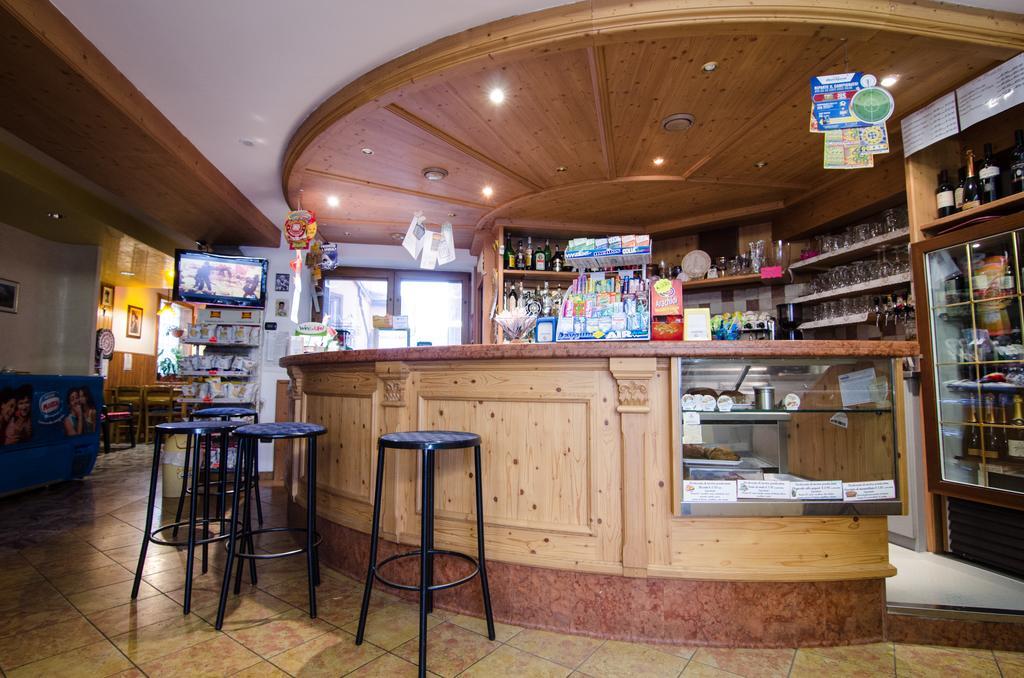 Hotel Ristorante Centrale Rovere Veronese Extérieur photo