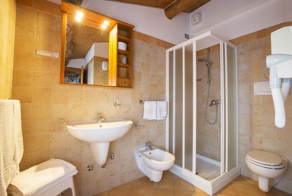 Hotel Ristorante Centrale Rovere Veronese Extérieur photo
