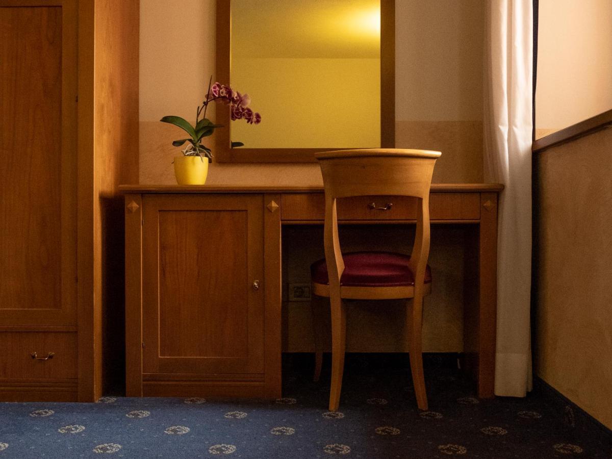 Hotel Ristorante Centrale Rovere Veronese Extérieur photo