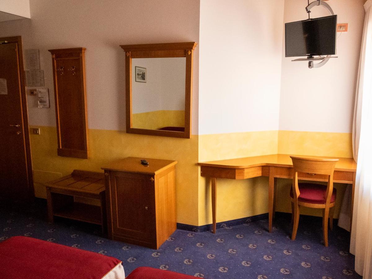Hotel Ristorante Centrale Rovere Veronese Extérieur photo